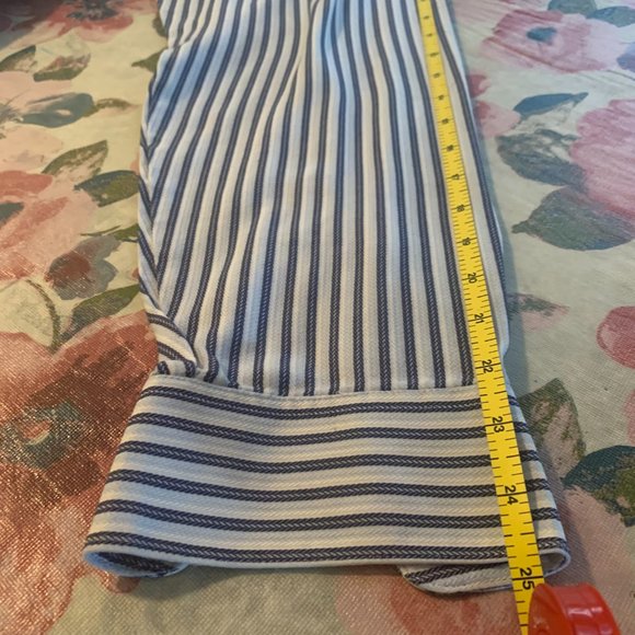 Van Heusen Large Broadcloth Button Down Long Sleeve Shirt White/Blue Str… - Picture 7 of 10